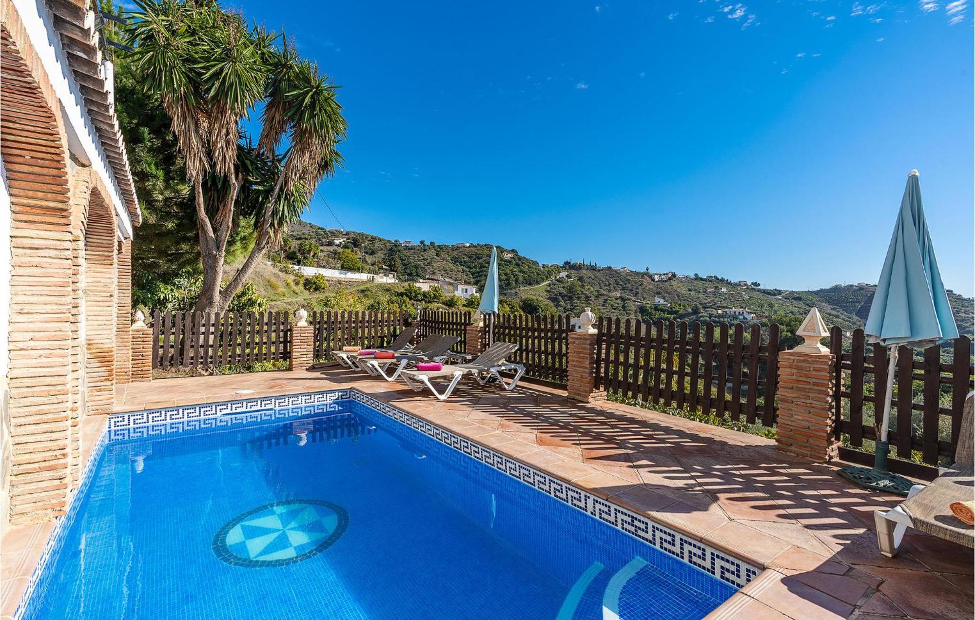 Amazing Home In Frigiliana With Kitchen Zewnętrze zdjęcie